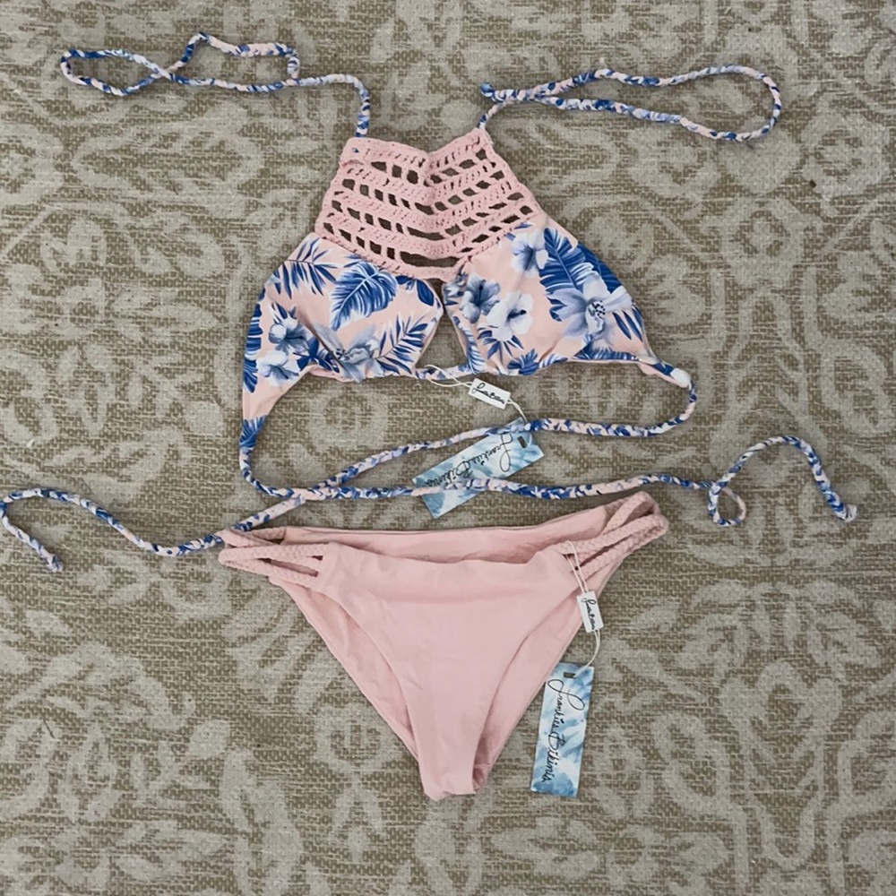 FRANKIES BIKININS Mimi Top and Kaia Bottom